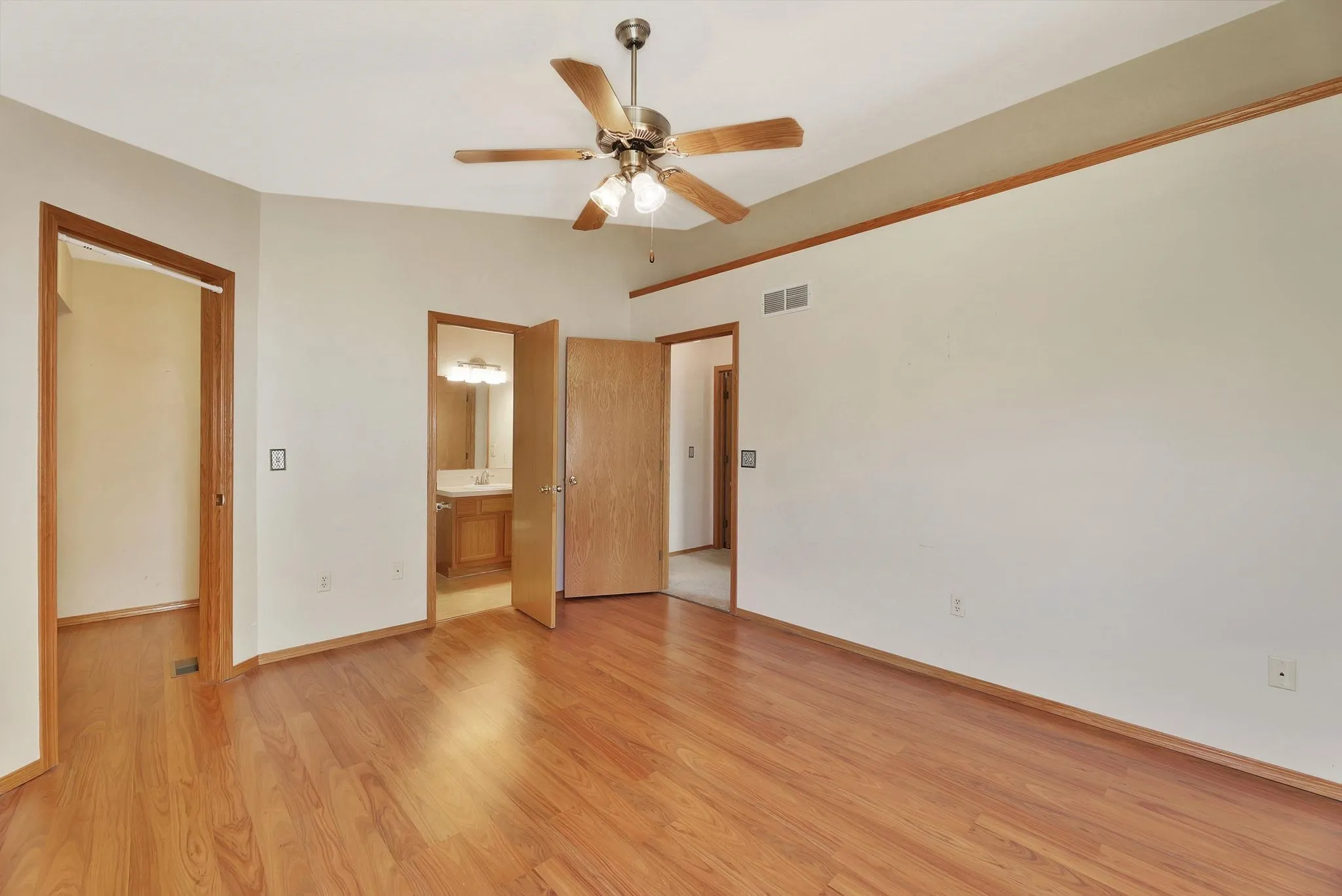 Wichita, Kansas 67212, United States, 3 Bedrooms Bedrooms, ,2 BathroomsBathrooms,Residential,Pending,78280