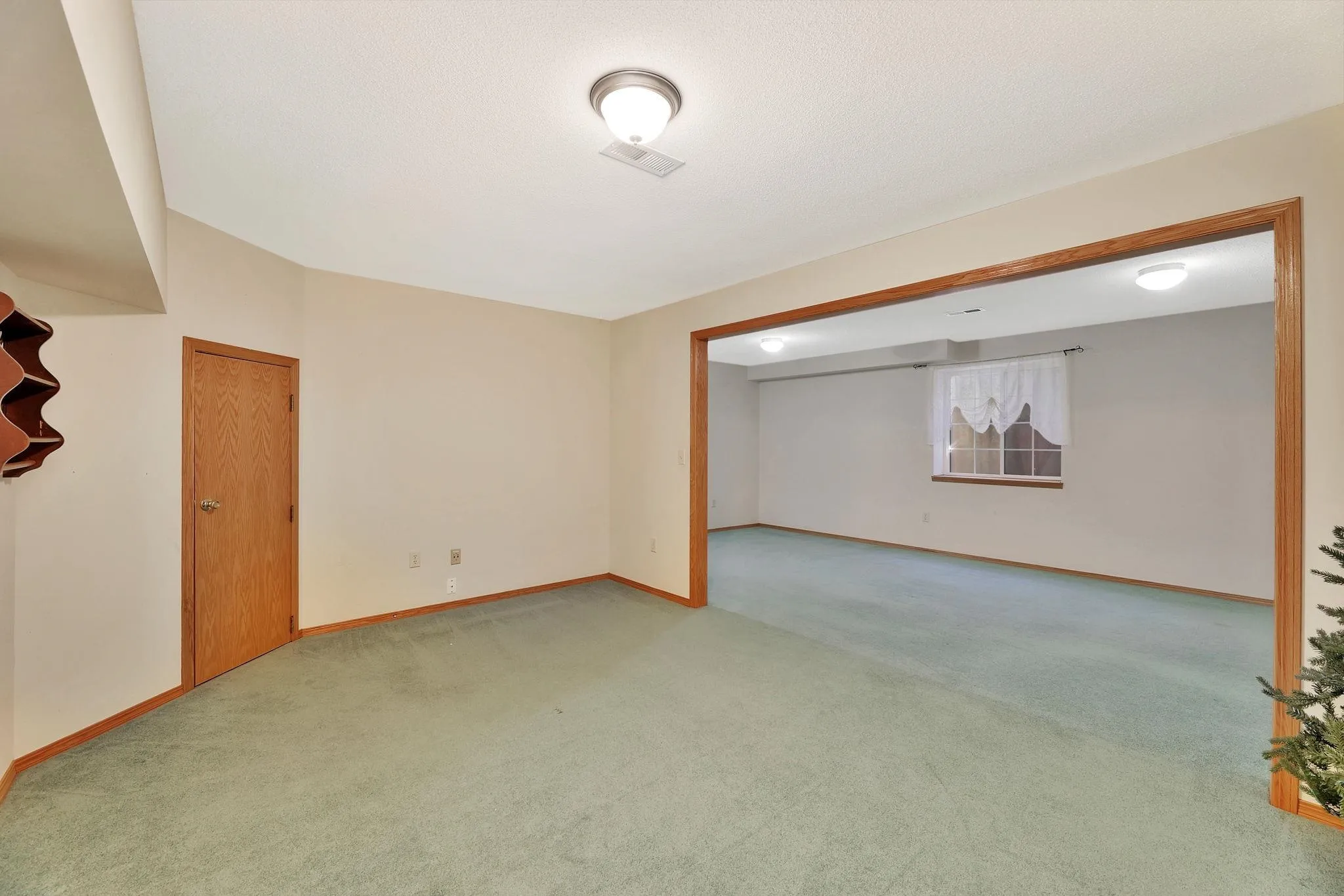 Wichita, Kansas 67212, United States, 3 Bedrooms Bedrooms, ,2 BathroomsBathrooms,Residential,Pending,78280