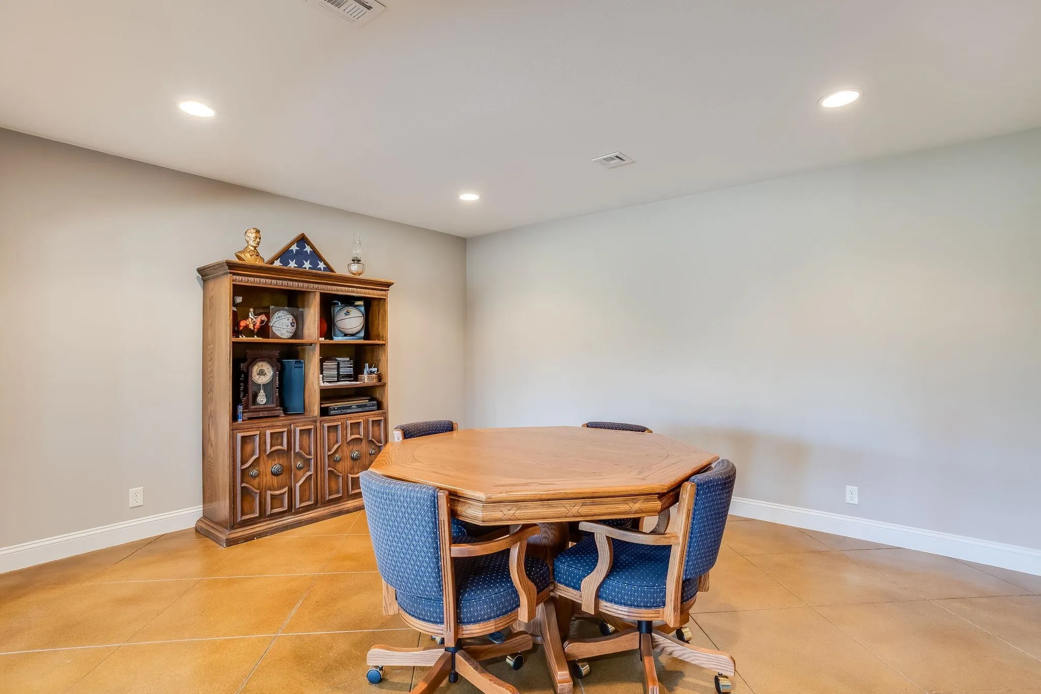 Derby, Kansas 67037, United States, 4 Bedrooms Bedrooms, ,4 BathroomsBathrooms,Residential,Active,239954