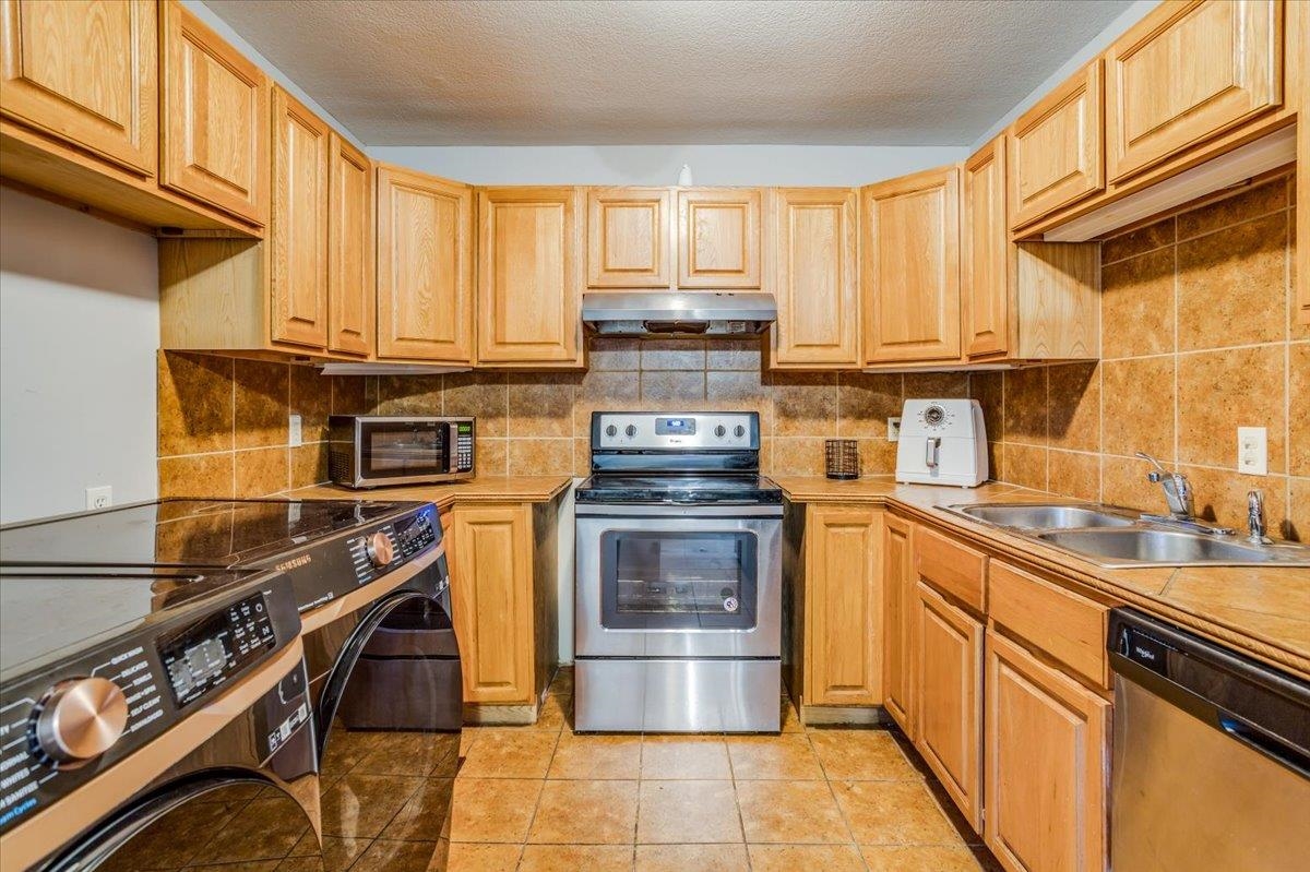 5213 E 20th St, Wichita, Kansas image 4