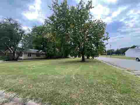 Vacant Land For Sale - 825 N 5th St<br/> Arkansas City, KS 67005