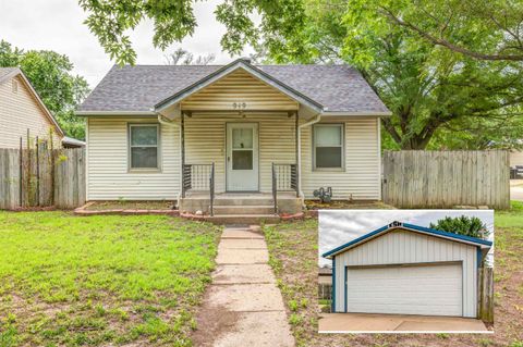 Homes For Sale - 919 N 10th St<br/> Salina, KS 67401