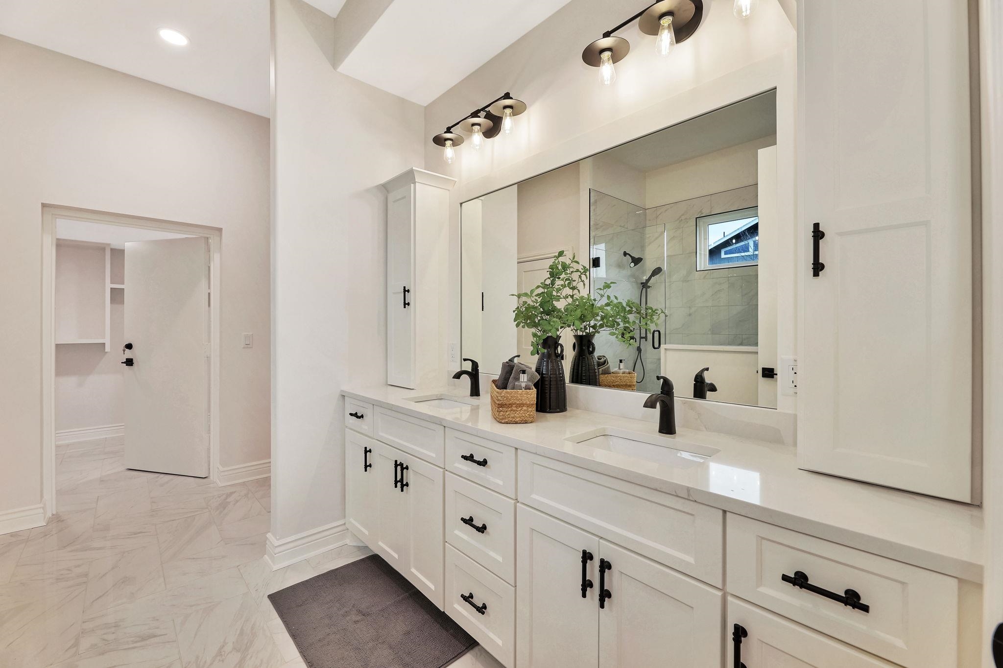 Andover, Kansas 67002, United States, 4 Bedrooms Bedrooms, ,3 BathroomsBathrooms,Residential,Pending,67735