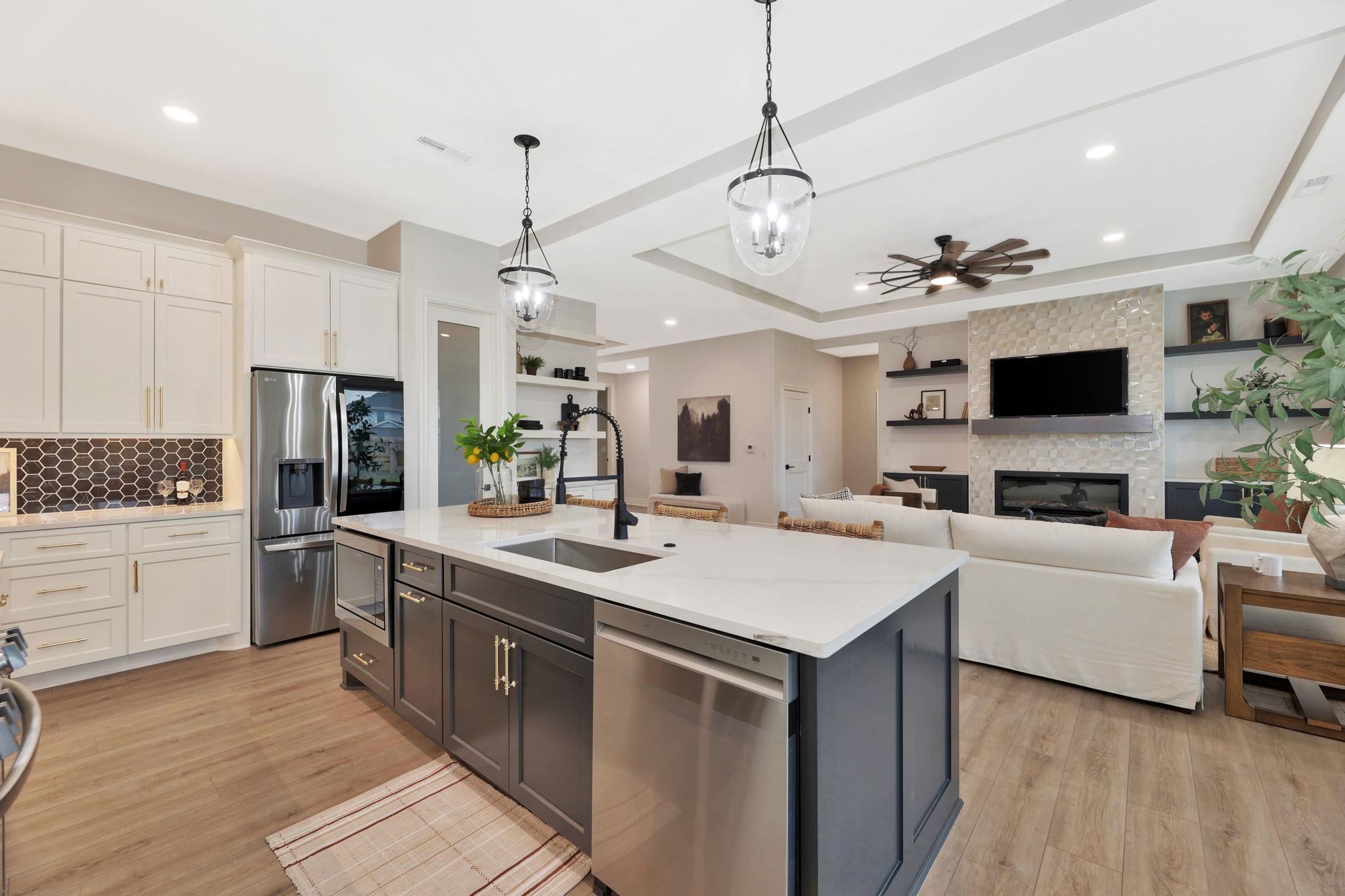 Andover, Kansas 67002, United States, 4 Bedrooms Bedrooms, ,3 BathroomsBathrooms,Residential,Pending,67735