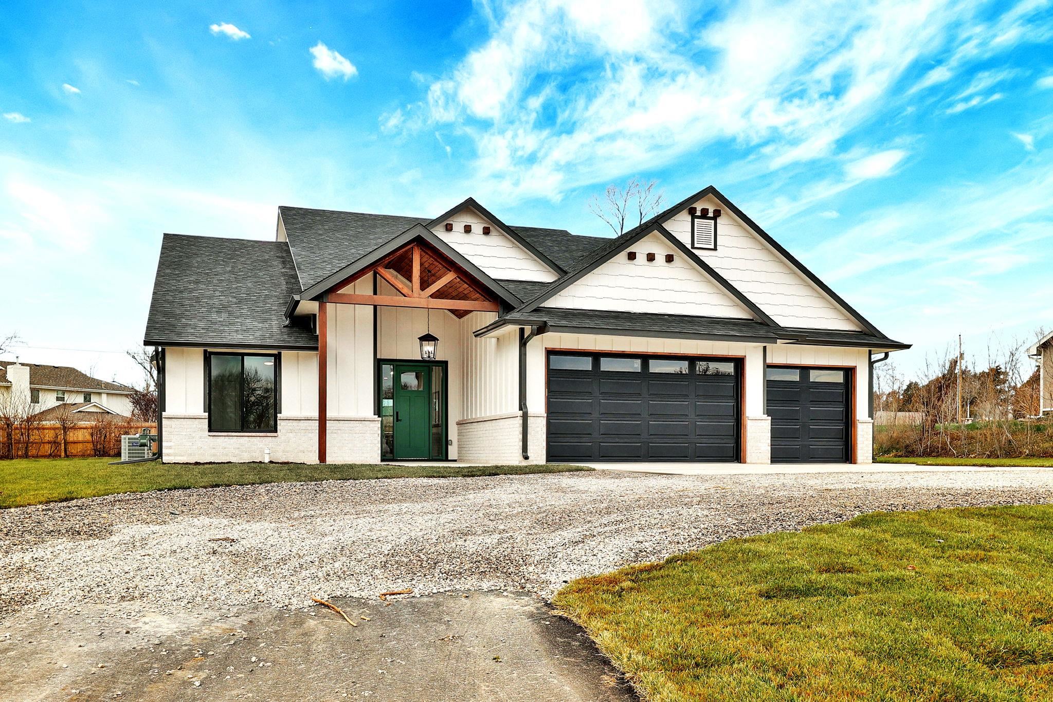 Andover, Kansas 67002, United States, 4 Bedrooms Bedrooms, ,3 BathroomsBathrooms,Residential,Pending,67735