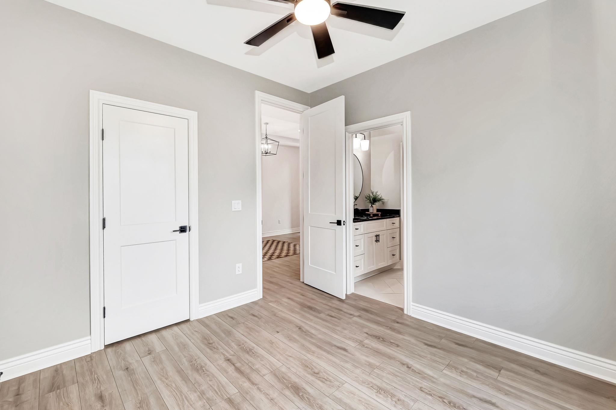 Andover, Kansas 67002, United States, 4 Bedrooms Bedrooms, ,3 BathroomsBathrooms,Residential,Pending,67735