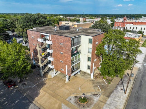 Homes For Sale - 330 W Central Ave Apt 3a Ave<br/> Butler County, El Dorado, KS 67042