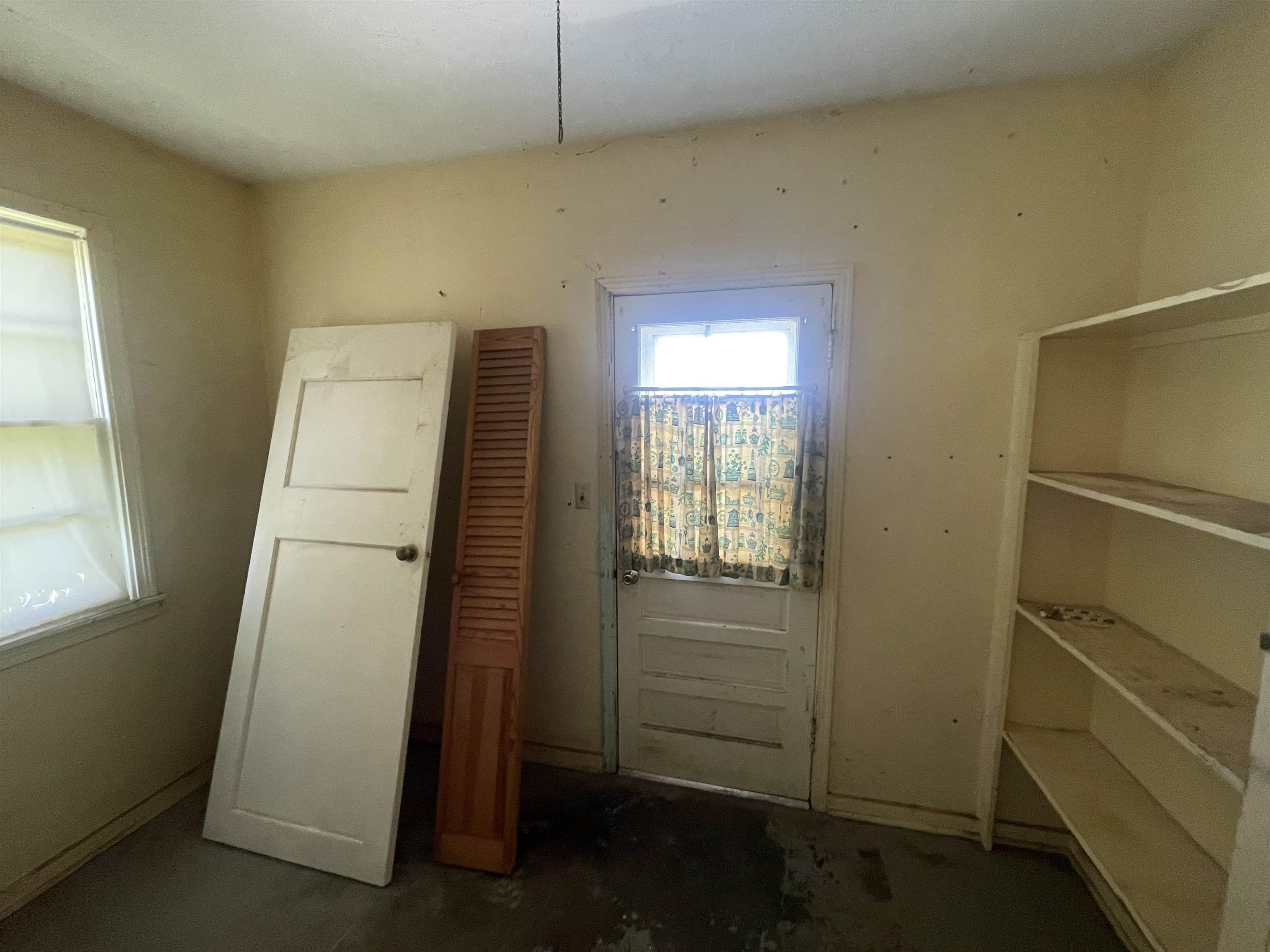 866 Seneca Ave, Salina, Kansas image 11