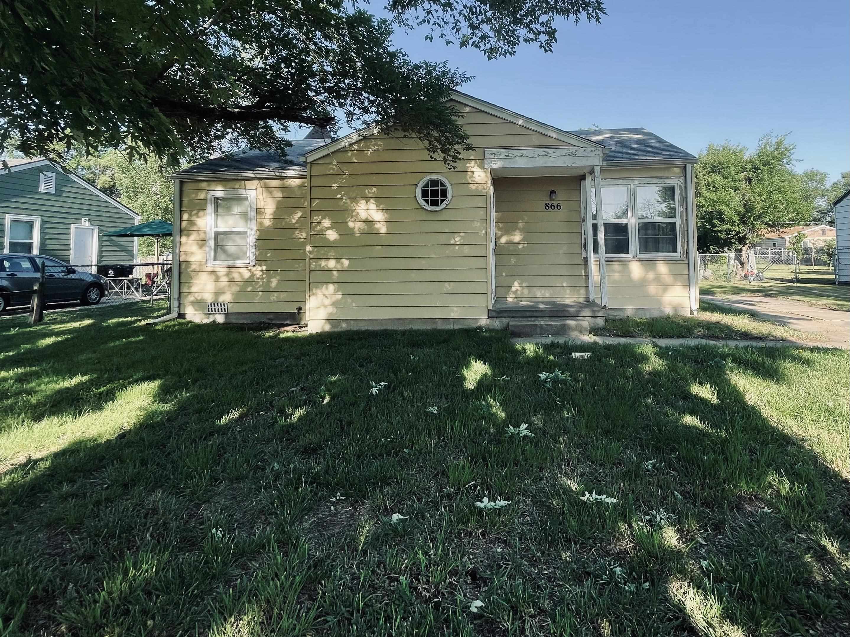 866 Seneca Ave, Salina, Kansas image 1