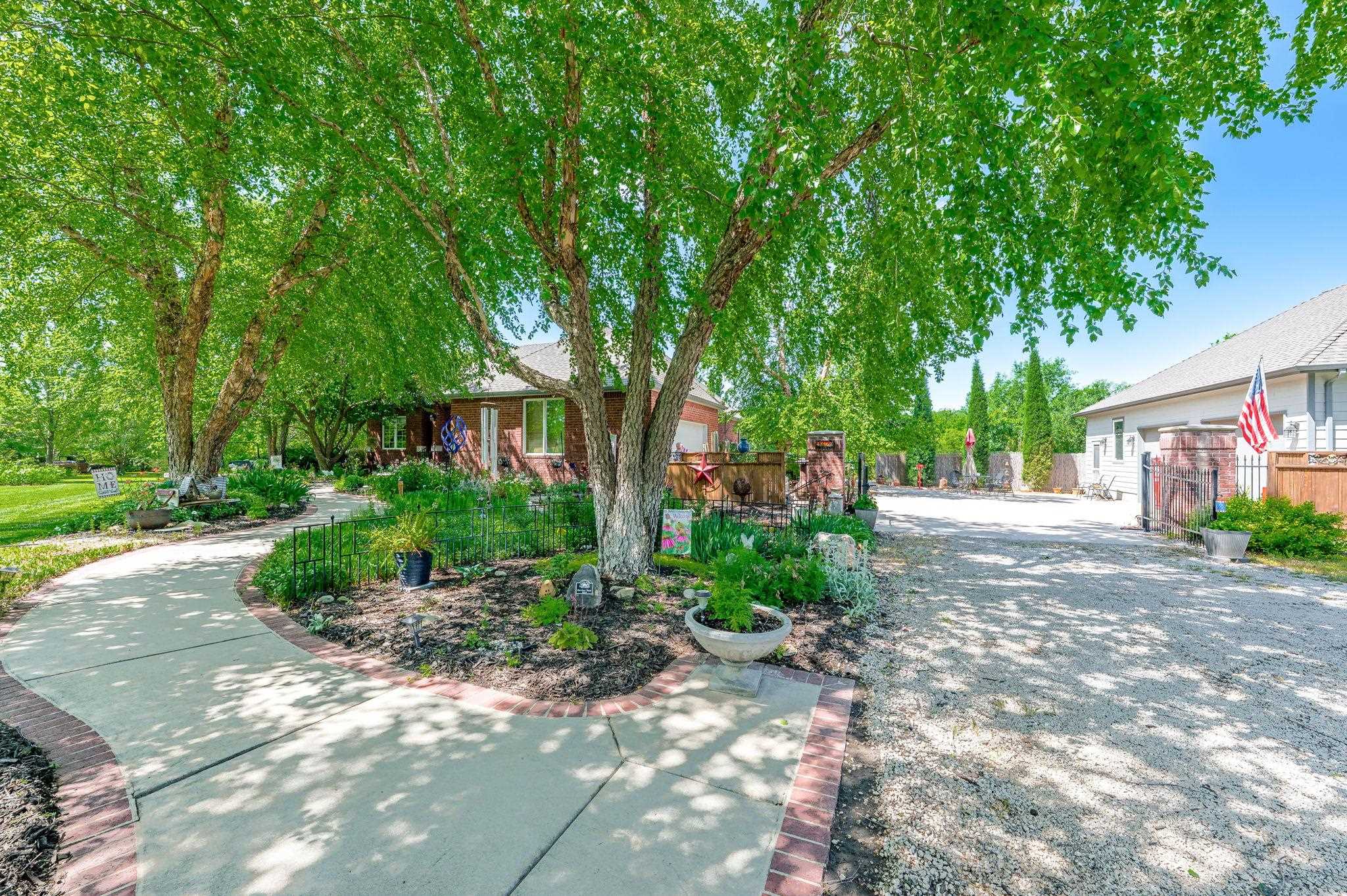 9129 N Seneca St, Valley Center, Kansas image 3