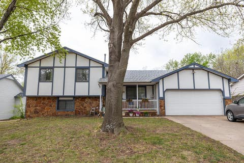 Homes For Sale - 1339 N Montana St<br/> Sedgwick County, Derby, KS 67037