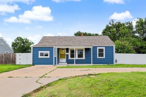 Homes For Sale - 2200 S Seneca St<br/> Wichita, KS 67213