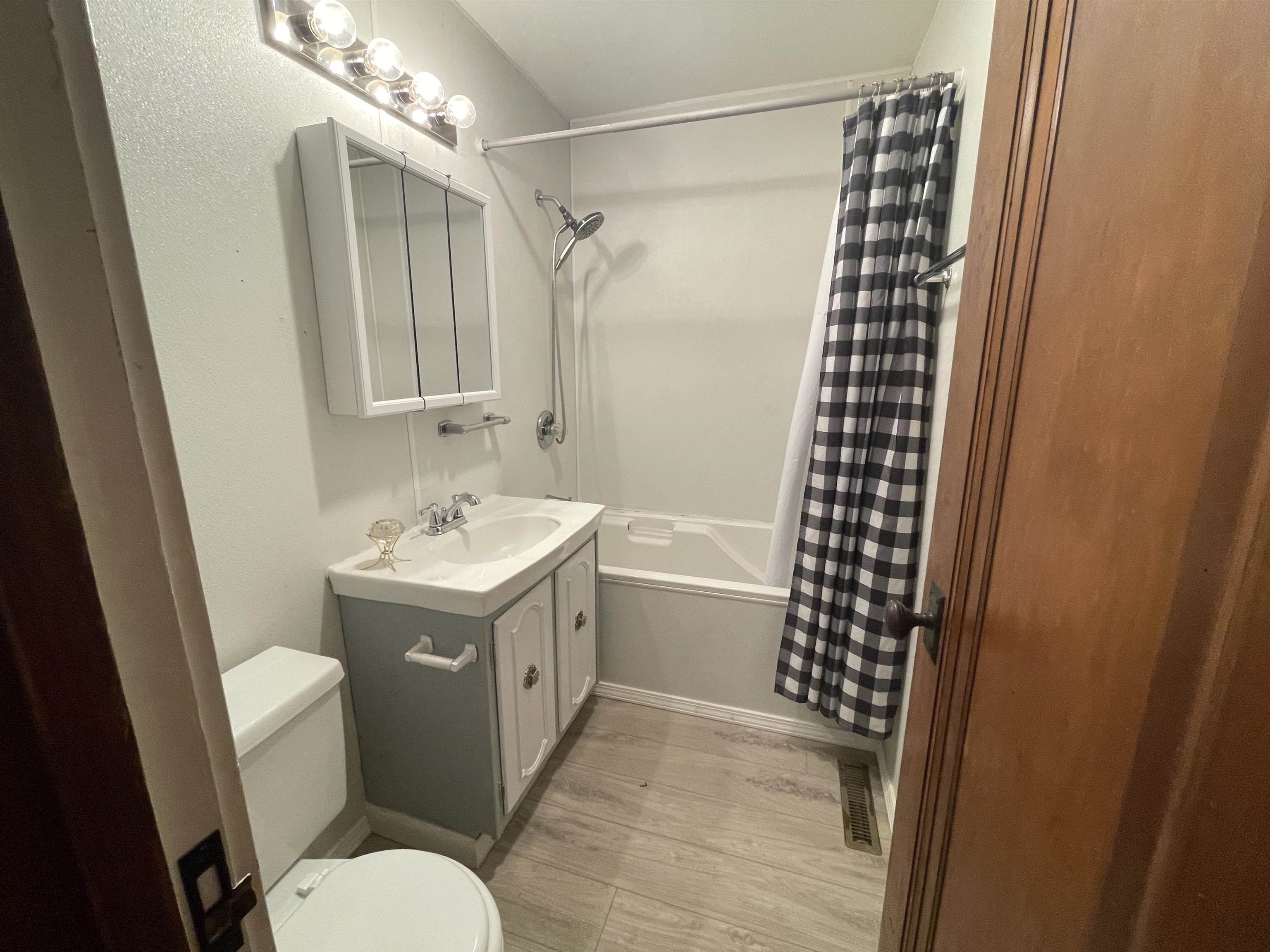 314 E 15th St, Wellington, Kansas image 18