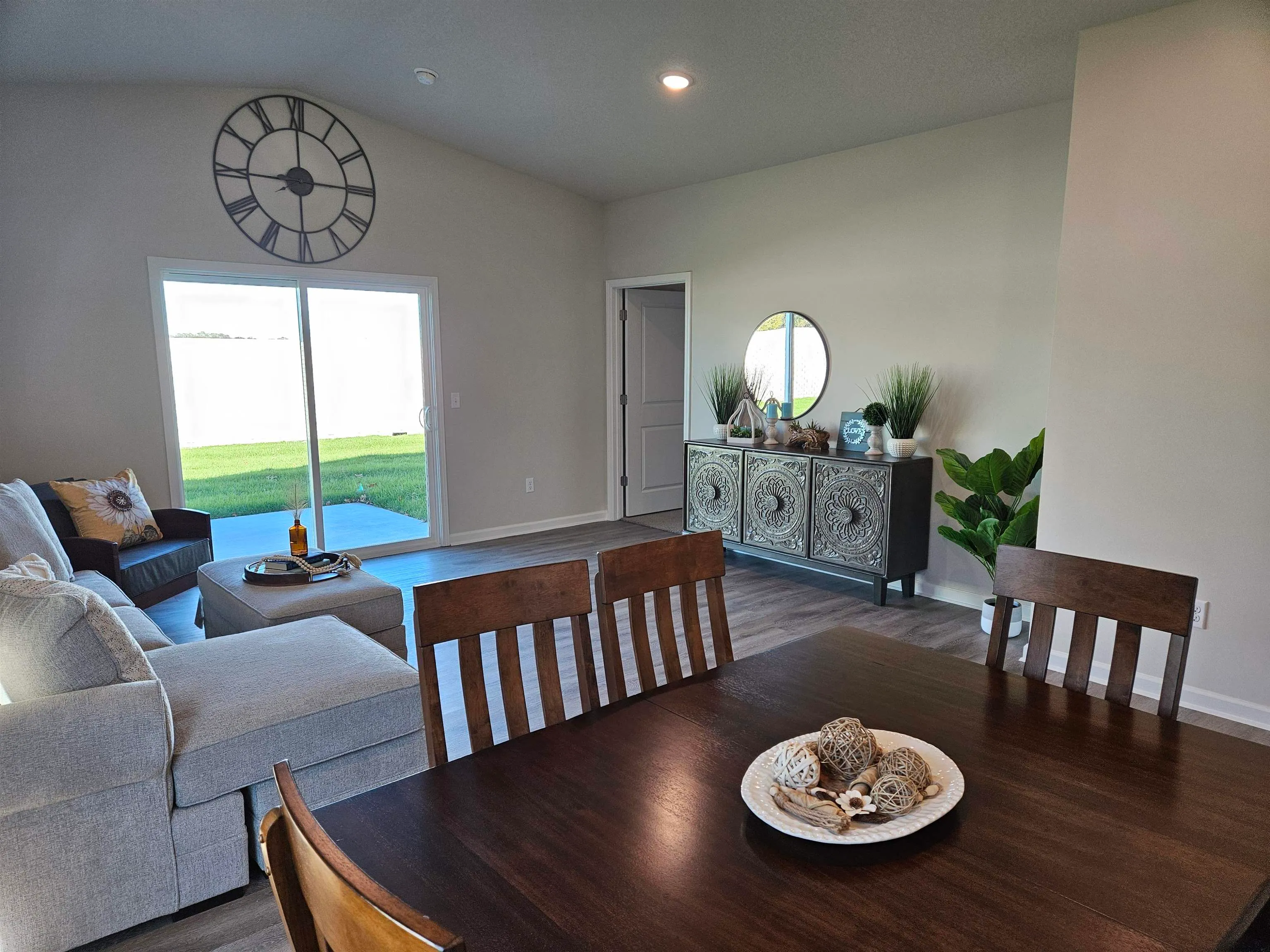 Garden Plain, Kansas 67050, United States, 4 Bedrooms Bedrooms, ,2 BathroomsBathrooms,Residential,Pending,47204