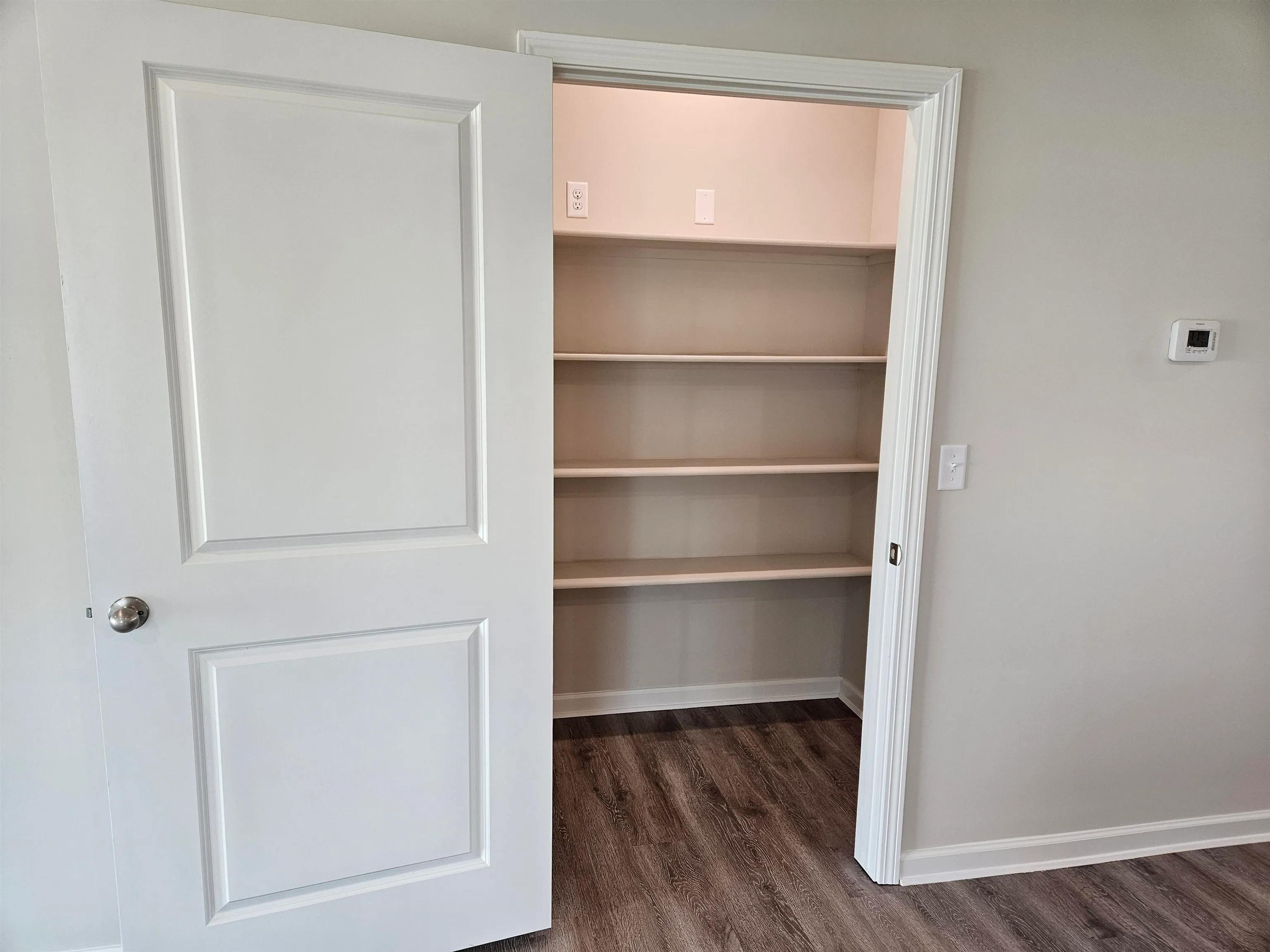 Garden Plain, Kansas 67050, United States, 4 Bedrooms Bedrooms, ,2 BathroomsBathrooms,Residential,Pending,47204