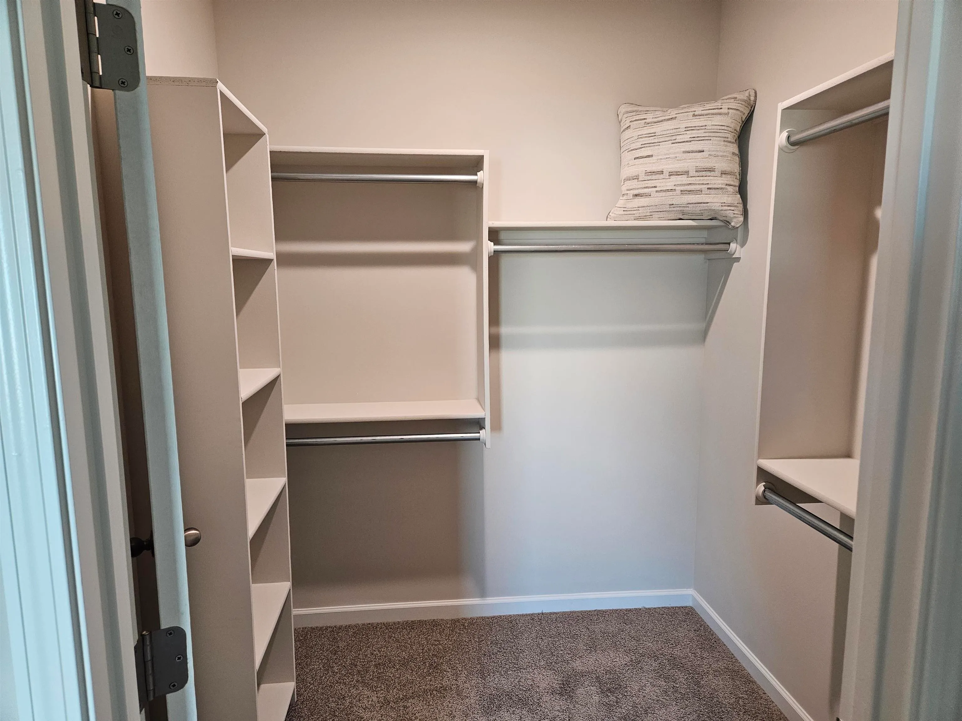 Garden Plain, Kansas 67050, United States, 4 Bedrooms Bedrooms, ,2 BathroomsBathrooms,Residential,Pending,47204