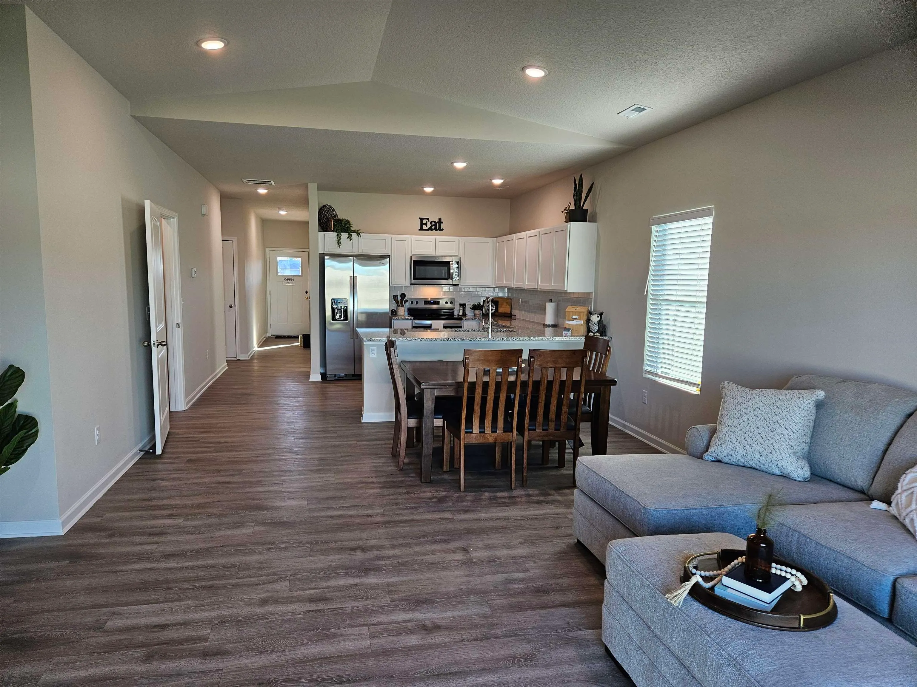 Garden Plain, Kansas 67050, United States, 4 Bedrooms Bedrooms, ,2 BathroomsBathrooms,Residential,Pending,47204