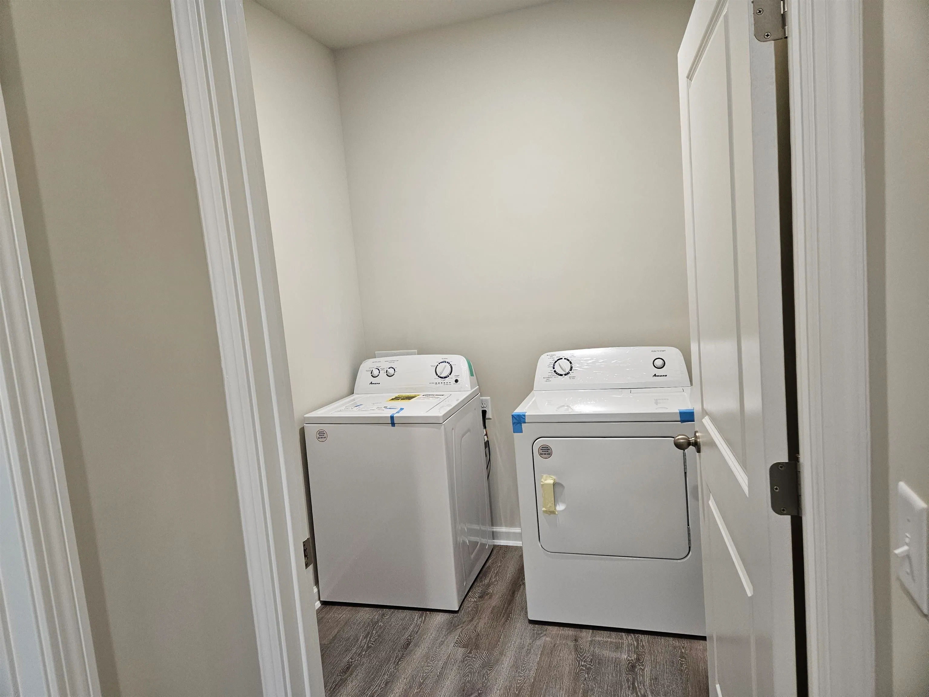 Garden Plain, Kansas 67050, United States, 4 Bedrooms Bedrooms, ,2 BathroomsBathrooms,Residential,Pending,47204