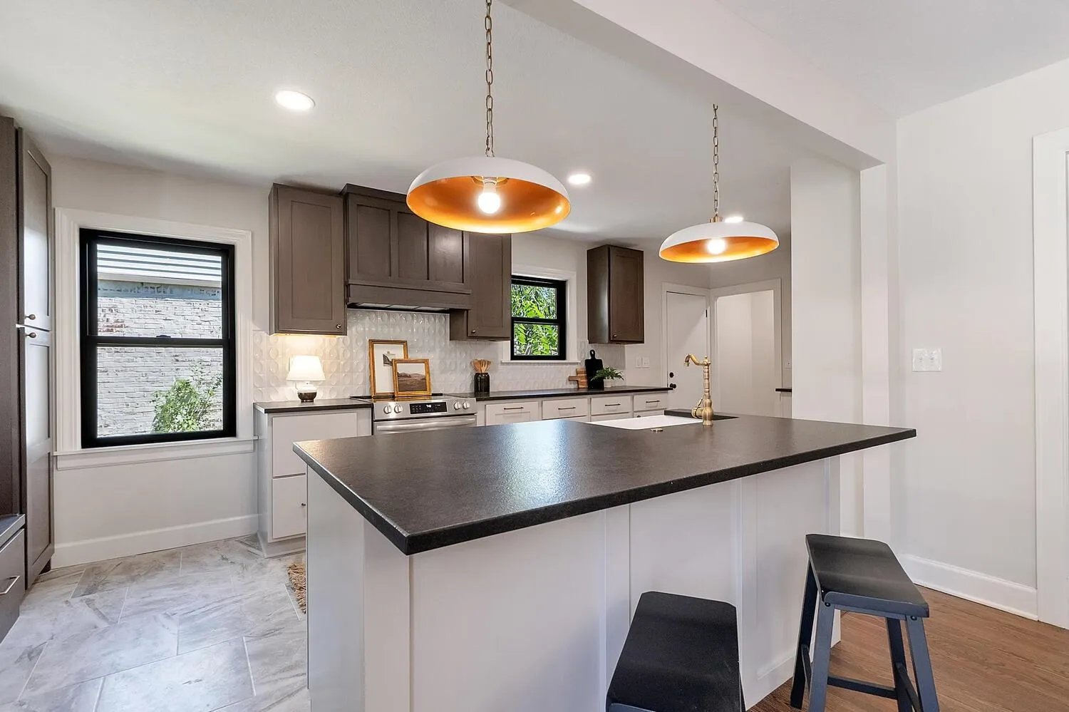 Wichita, Kansas 67208, United States, 3 Bedrooms Bedrooms, ,3 BathroomsBathrooms,Residential,Active,169204