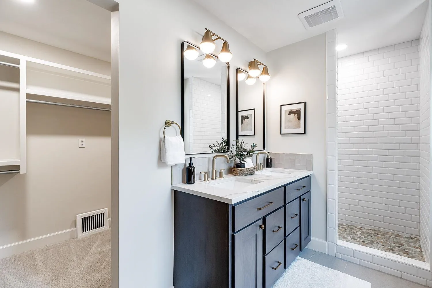 Wichita, Kansas 67208, United States, 3 Bedrooms Bedrooms, ,3 BathroomsBathrooms,Residential,Active,169204