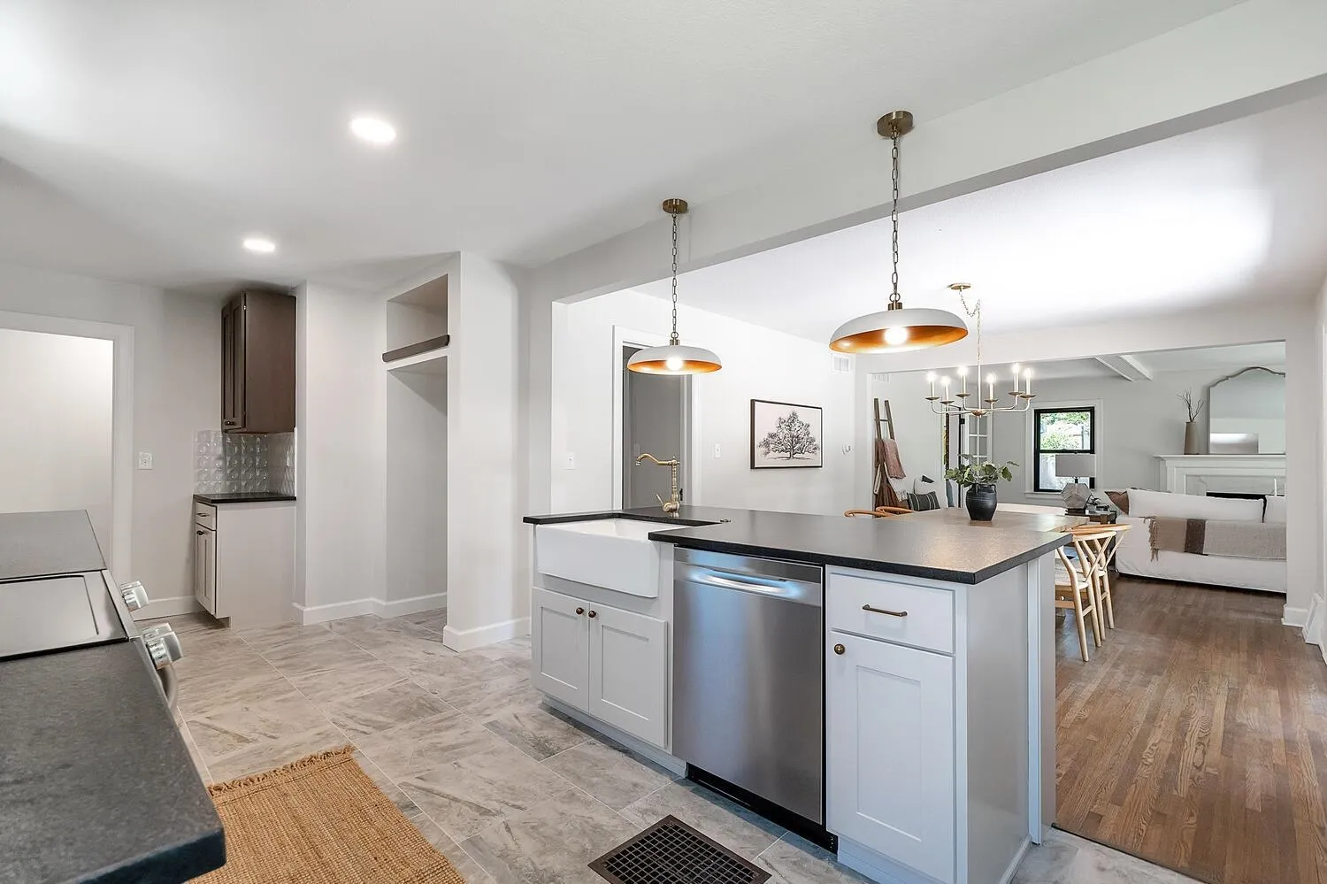 Wichita, Kansas 67208, United States, 3 Bedrooms Bedrooms, ,3 BathroomsBathrooms,Residential,Active,169204