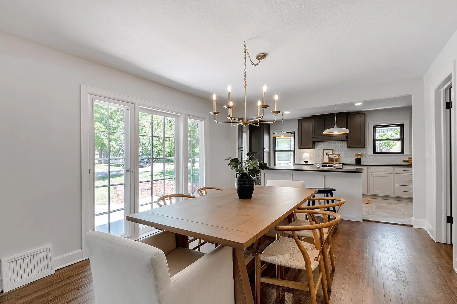 Wichita, Kansas 67208, United States, 3 Bedrooms Bedrooms, ,3 BathroomsBathrooms,Residential,Active,169204