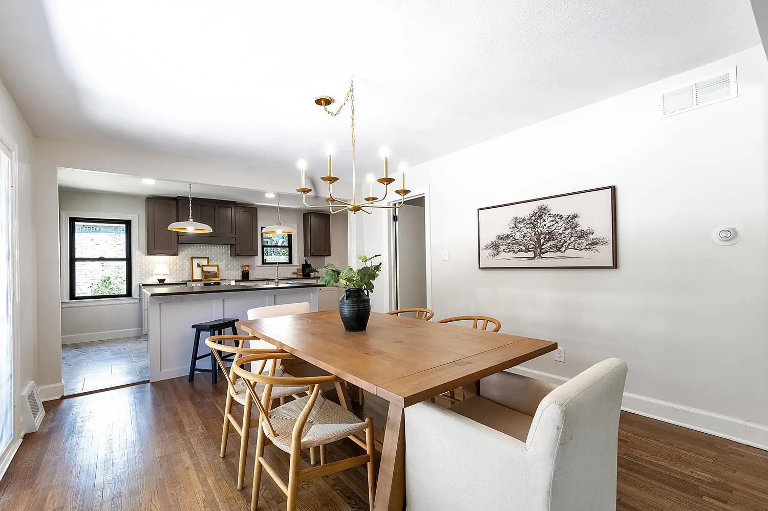 Wichita, Kansas 67208, United States, 3 Bedrooms Bedrooms, ,3 BathroomsBathrooms,Residential,Active,169204