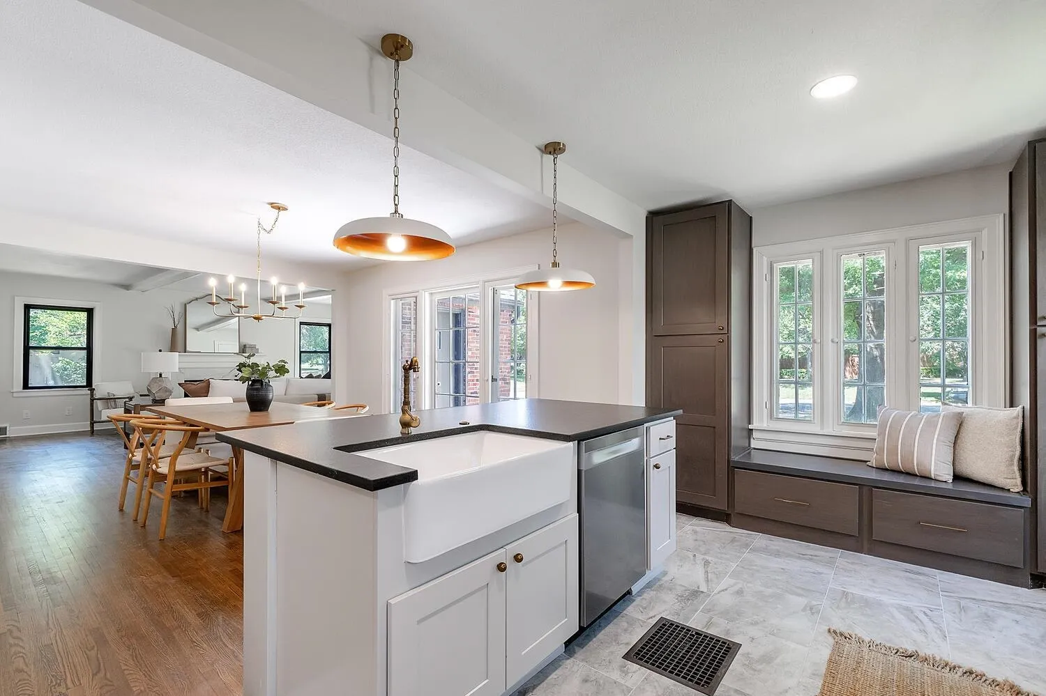 Wichita, Kansas 67208, United States, 3 Bedrooms Bedrooms, ,3 BathroomsBathrooms,Residential,Active,169204