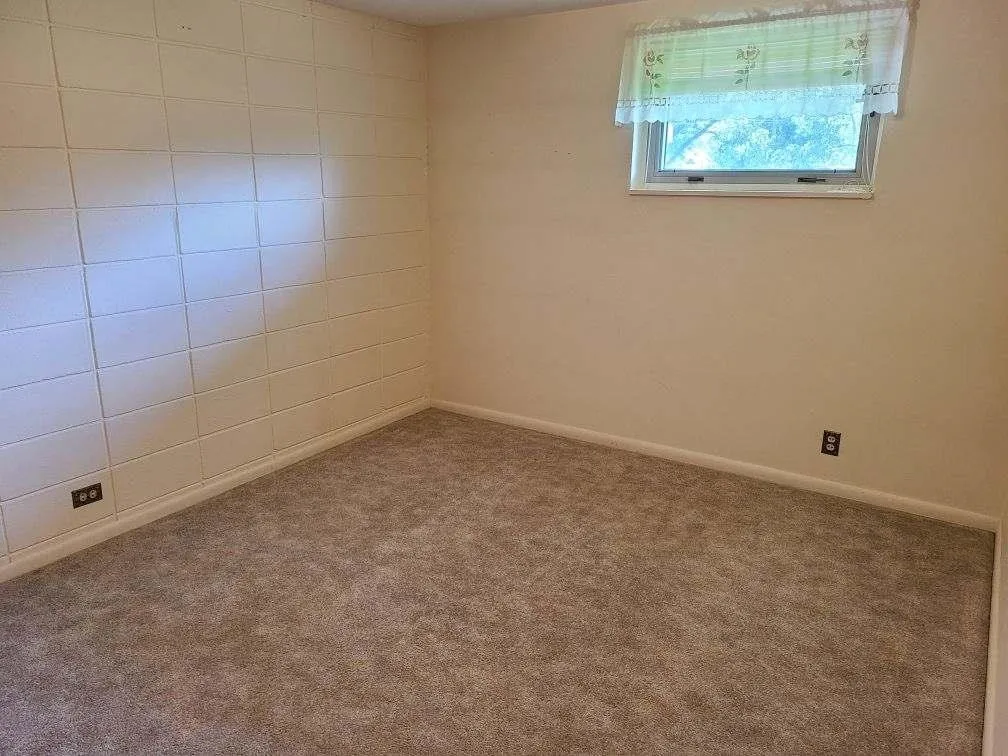 Winfield, Kansas 67156, United States, 3 Bedrooms Bedrooms, ,2 BathroomsBathrooms,Residential,Active,227093