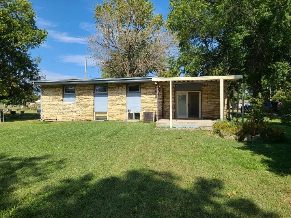Winfield, Kansas 67156, United States, 3 Bedrooms Bedrooms, ,2 BathroomsBathrooms,Residential,Active,227093