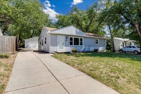 Townhouse For Sale - 930 N Westview Dr<br/> Derby, KS 67037