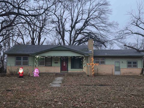 Homes For Sale - 509 Harvey St<br/> Halstead, KS 67056