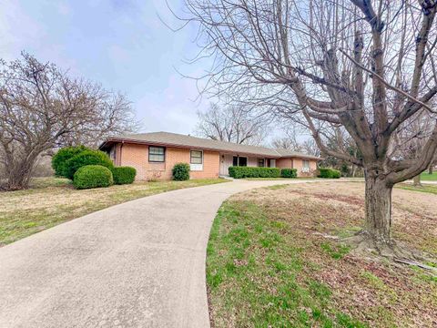 Homes For Sale - 1222 S Lark Ln<br/> Sedgwick County, Wichita, KS 67209