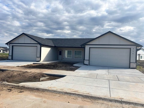 Multifamily For Sale - 844 S Jay St<br/> Valley Center, KS 67147