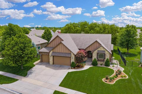 Homes For Sale - 2250 N Stonegate Cir<br/> Andover, KS 67002