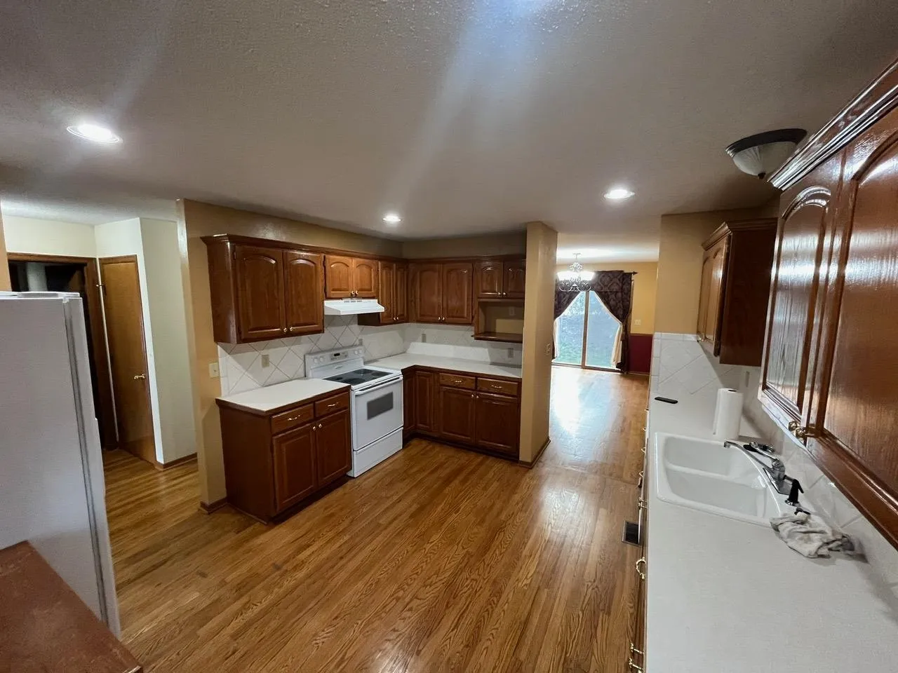 Wichita, Kansas 67206, United States, 4 Bedrooms Bedrooms, ,3 BathroomsBathrooms,Residential,Active,100476