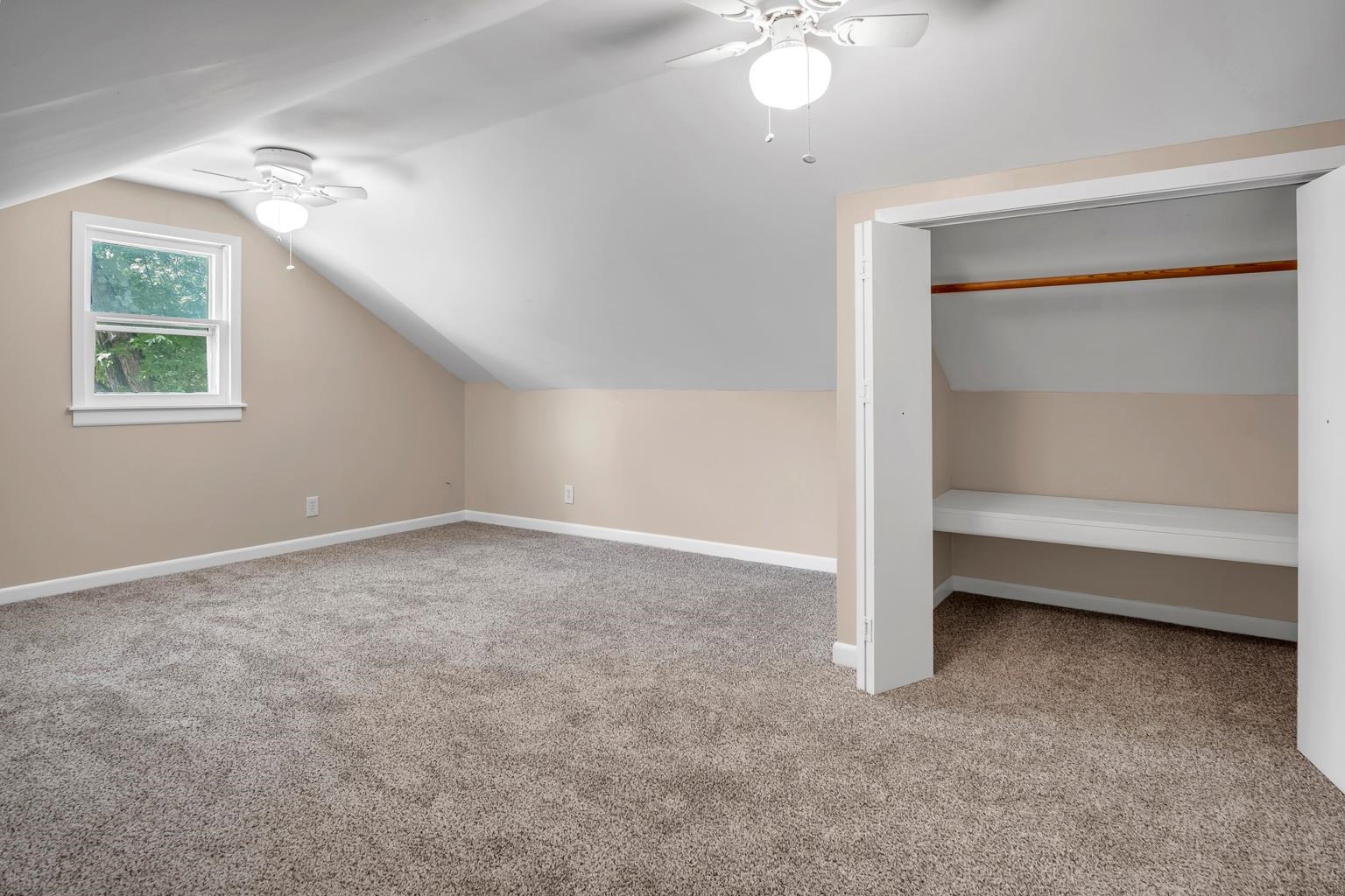 Newton, Kansas 67114, United States, 5 Bedrooms Bedrooms, ,2 BathroomsBathrooms,Residential,Pending,59740