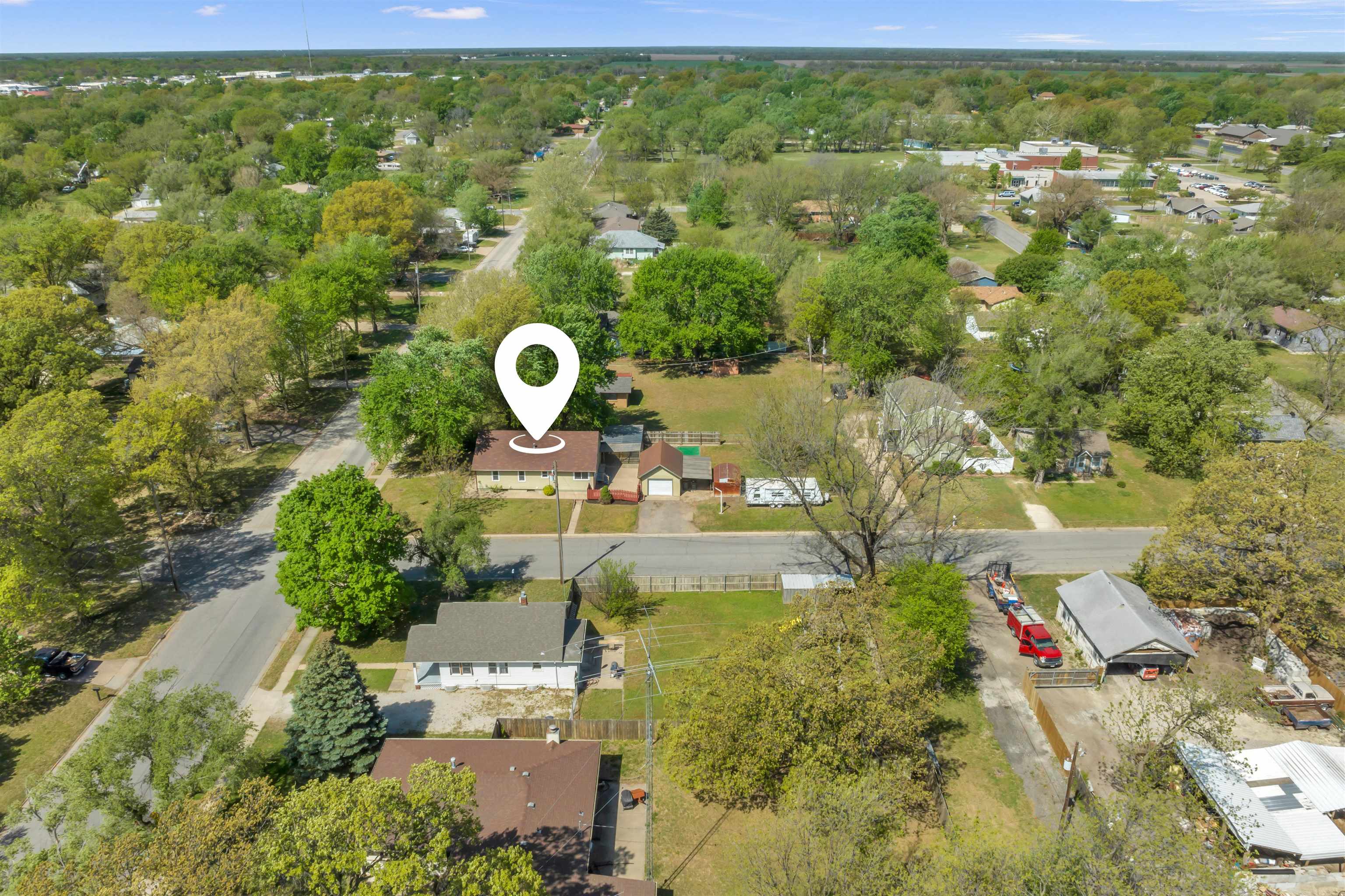 Newton, Kansas 67114, United States, 5 Bedrooms Bedrooms, ,2 BathroomsBathrooms,Residential,Pending,59740