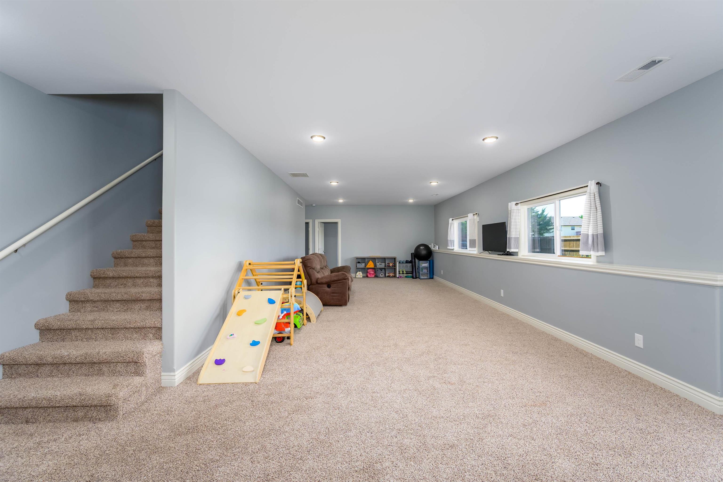 2010 S Cranbrook St, Wichita, Kansas image 16