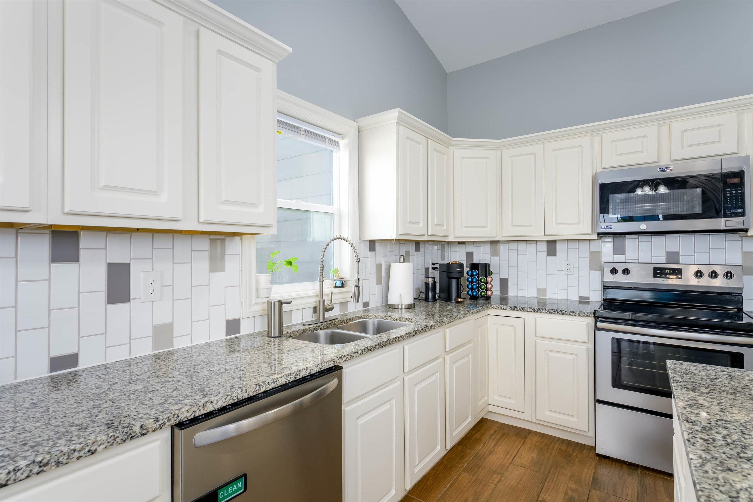 2010 S Cranbrook St, Wichita, Kansas image 4