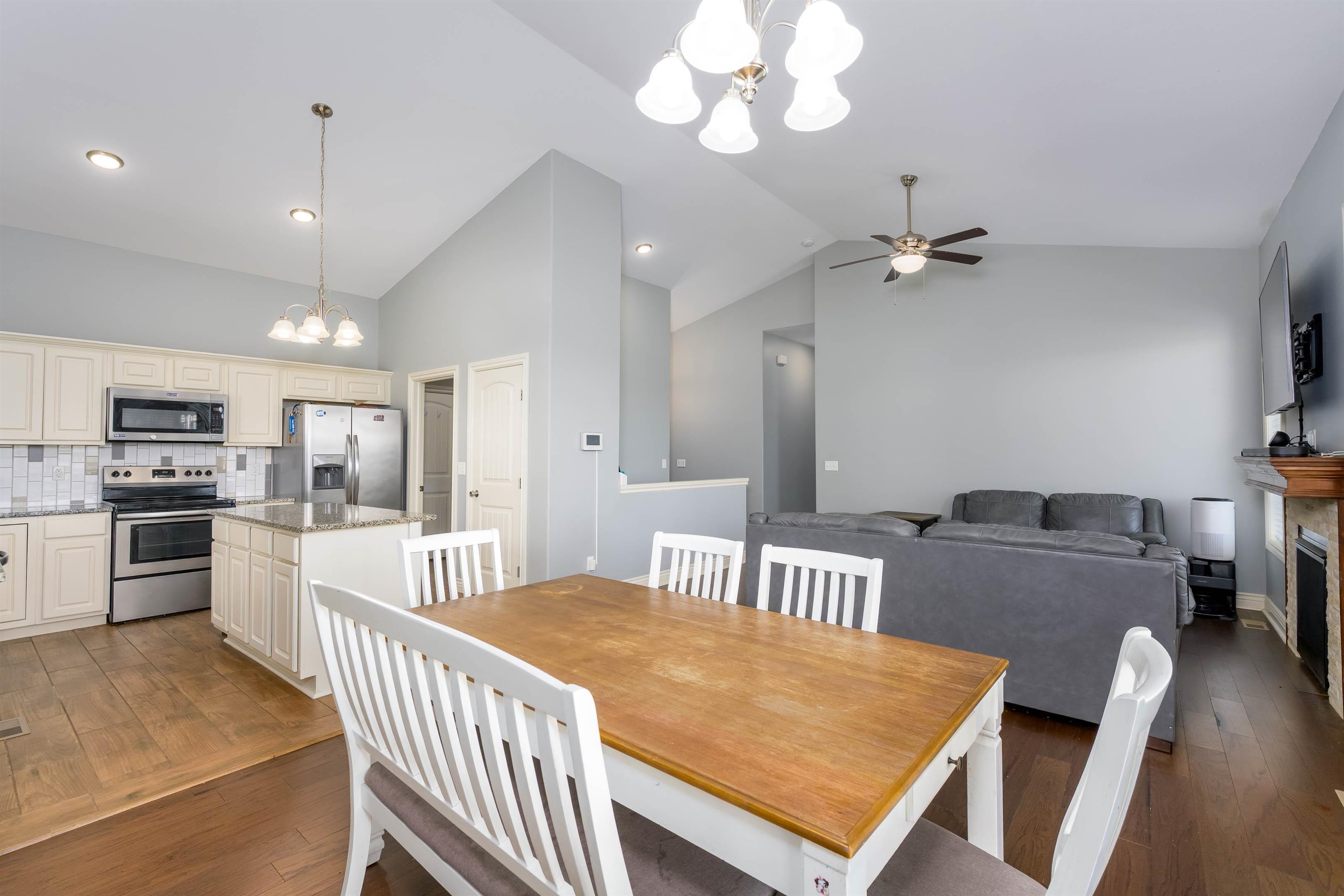 2010 S Cranbrook St, Wichita, Kansas image 6