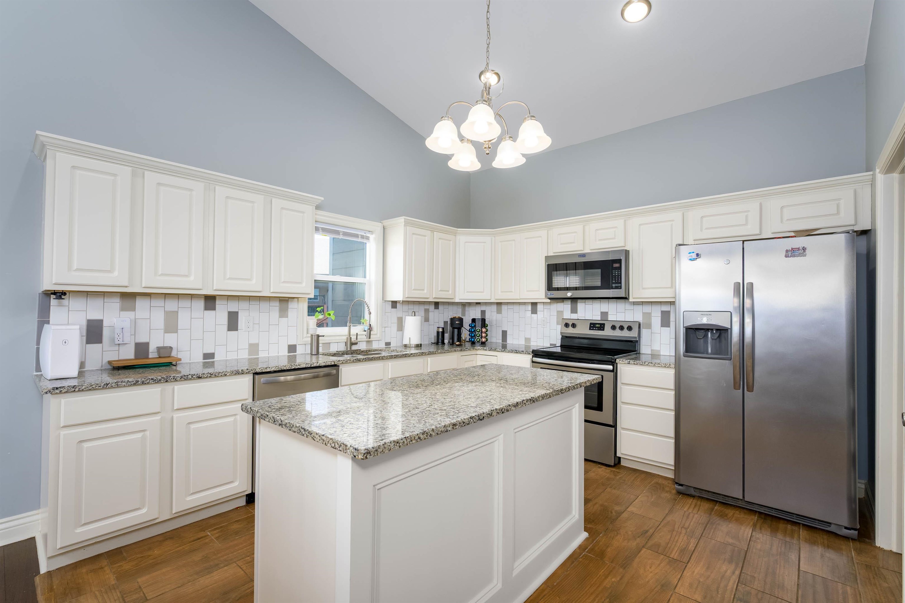 2010 S Cranbrook St, Wichita, Kansas image 3
