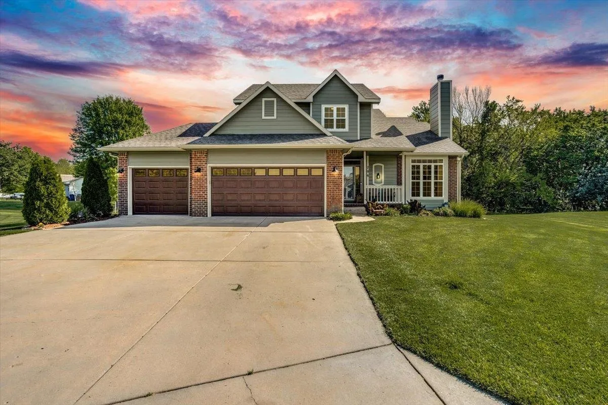 Derby, Kansas 67037, United States, 3 Bedrooms Bedrooms, ,3 BathroomsBathrooms,Residential,Pending,124166