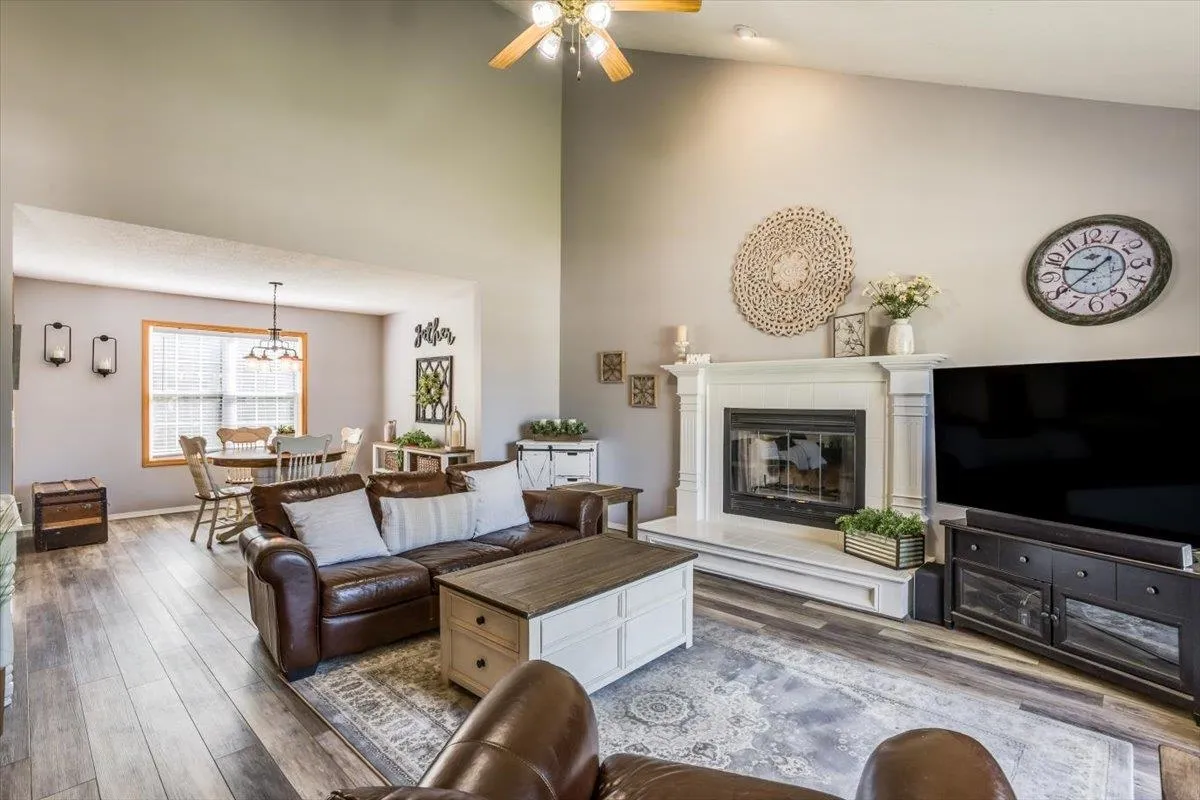 Derby, Kansas 67037, United States, 3 Bedrooms Bedrooms, ,3 BathroomsBathrooms,Residential,Pending,124166