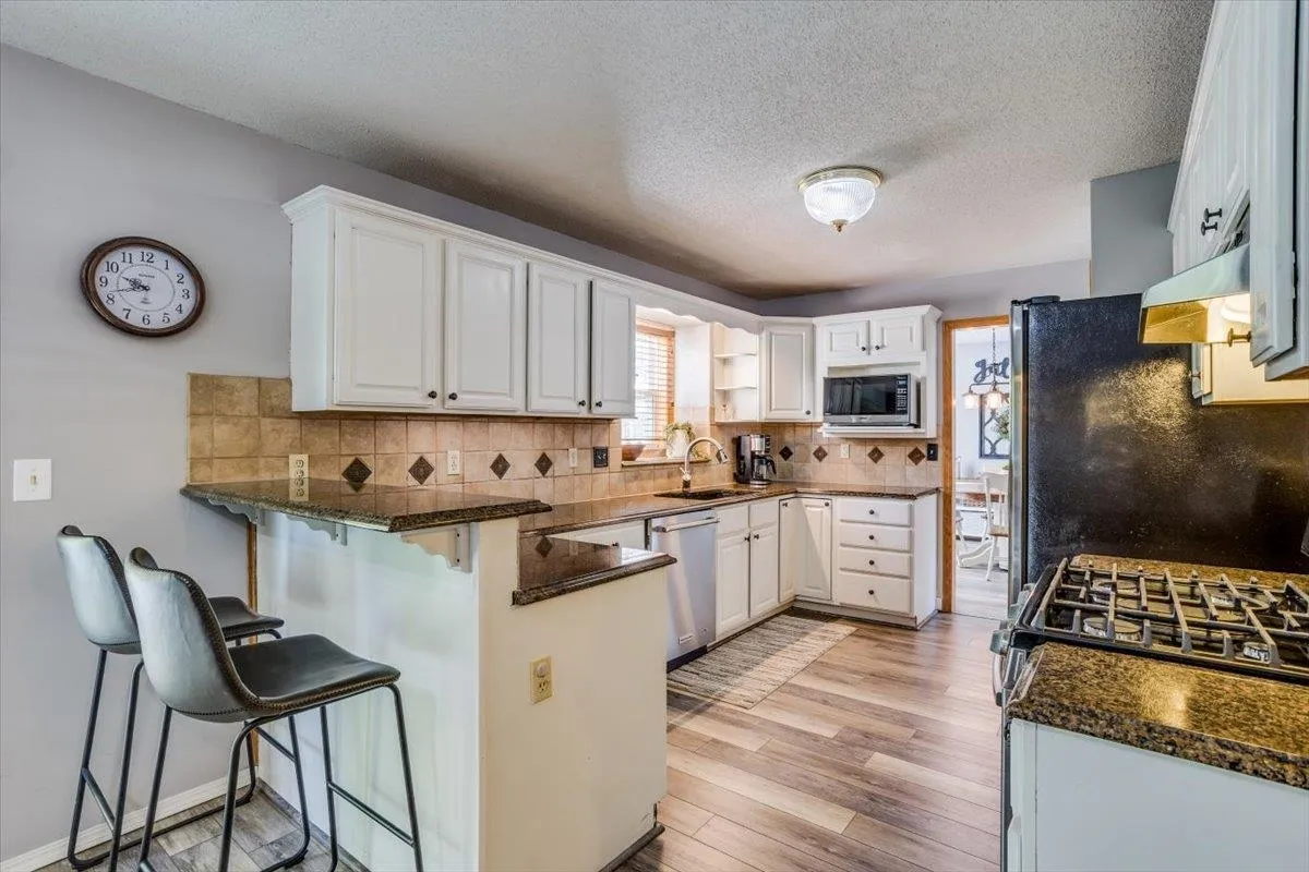 Derby, Kansas 67037, United States, 3 Bedrooms Bedrooms, ,3 BathroomsBathrooms,Residential,Pending,124166