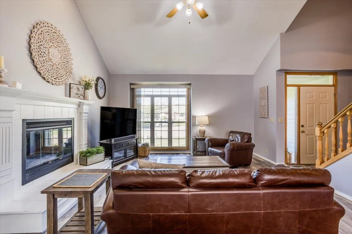 Derby, Kansas 67037, United States, 3 Bedrooms Bedrooms, ,3 BathroomsBathrooms,Residential,Pending,124166