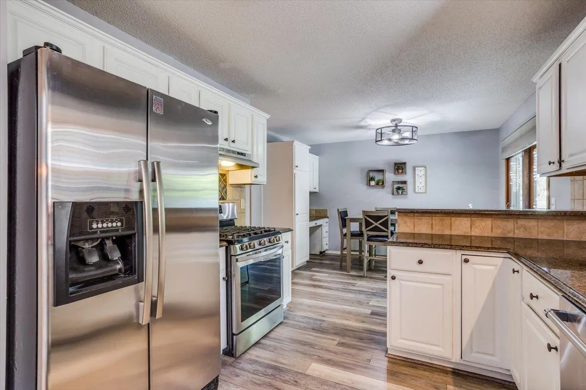 Derby, Kansas 67037, United States, 3 Bedrooms Bedrooms, ,3 BathroomsBathrooms,Residential,Pending,124166