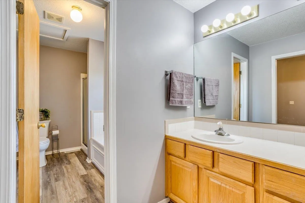 Derby, Kansas 67037, United States, 3 Bedrooms Bedrooms, ,3 BathroomsBathrooms,Residential,Pending,124166