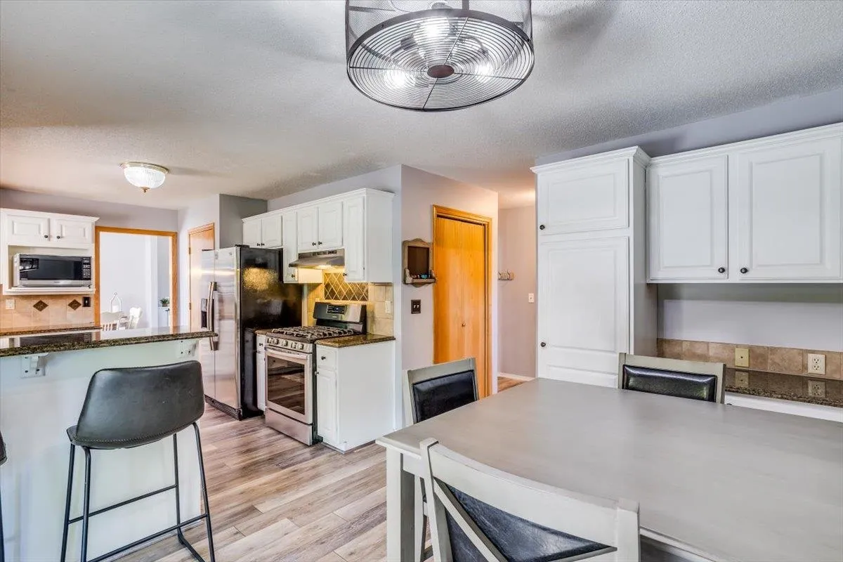 Derby, Kansas 67037, United States, 3 Bedrooms Bedrooms, ,3 BathroomsBathrooms,Residential,Pending,124166