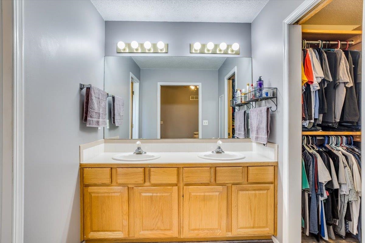 706 E Wahoo Cir, Derby, Kansas image 22